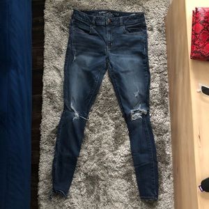 Distressed AEO Skinny Jeans